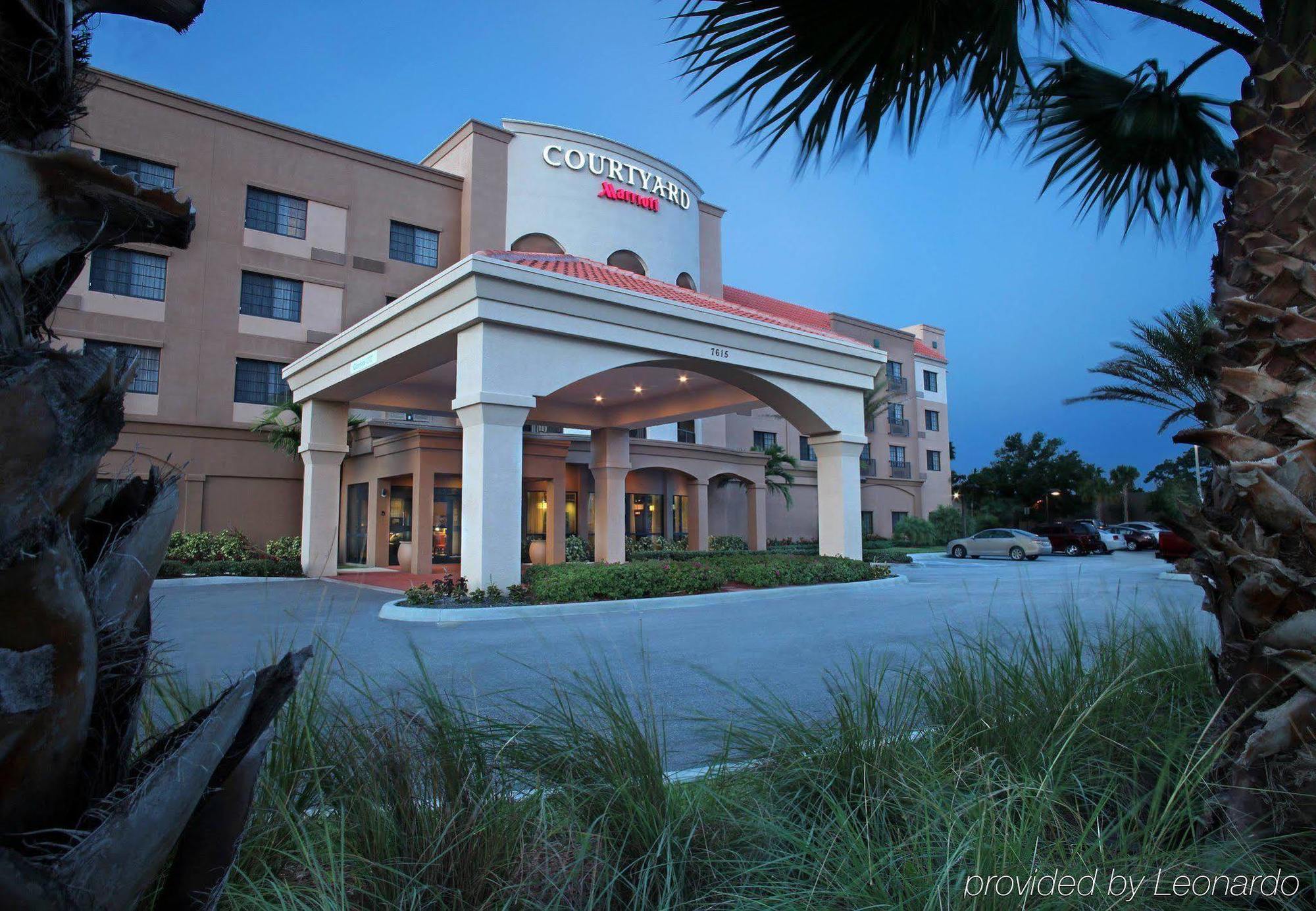 Courtyard By Marriott Stuart Hotel Bagian luar foto