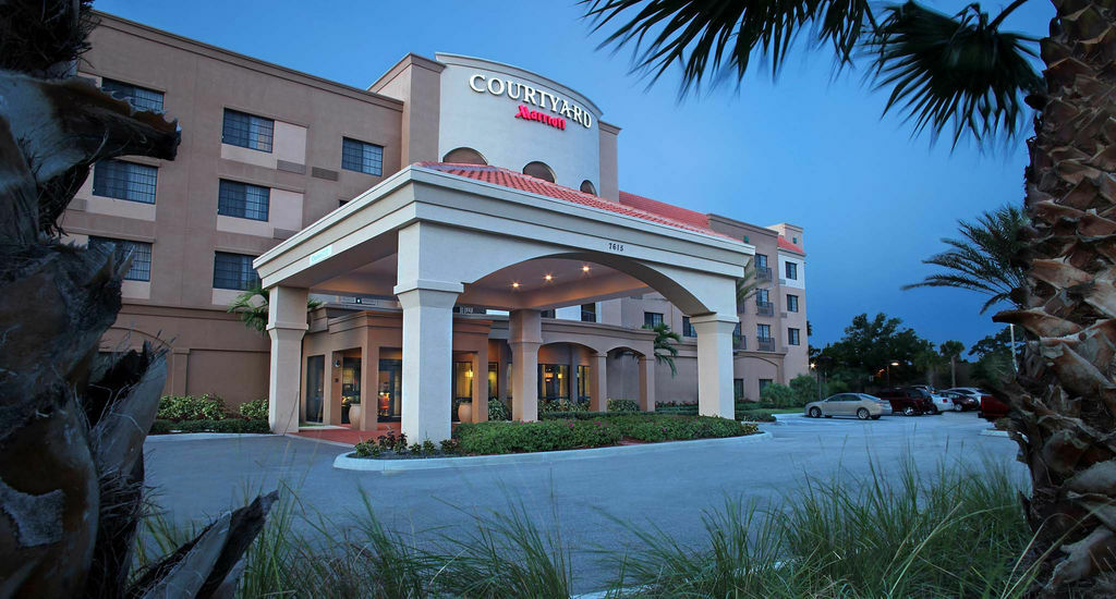 Courtyard By Marriott Stuart Hotel Bagian luar foto